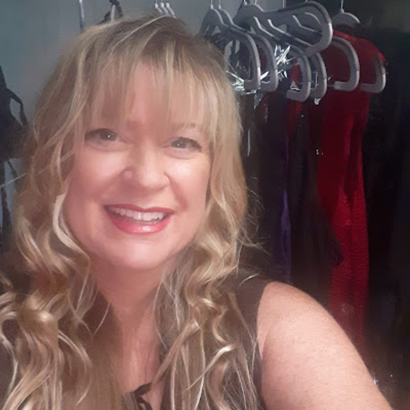 Meet your Posher, Miss - Picture 1 of 1